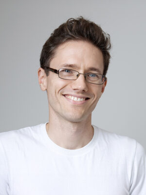 Photo of Tom Simmons